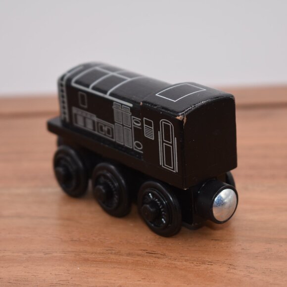 Diesel Y4079 Thomas and Friends Wooden Railway Series Trains Engines 2012 - Picture 5 of 6